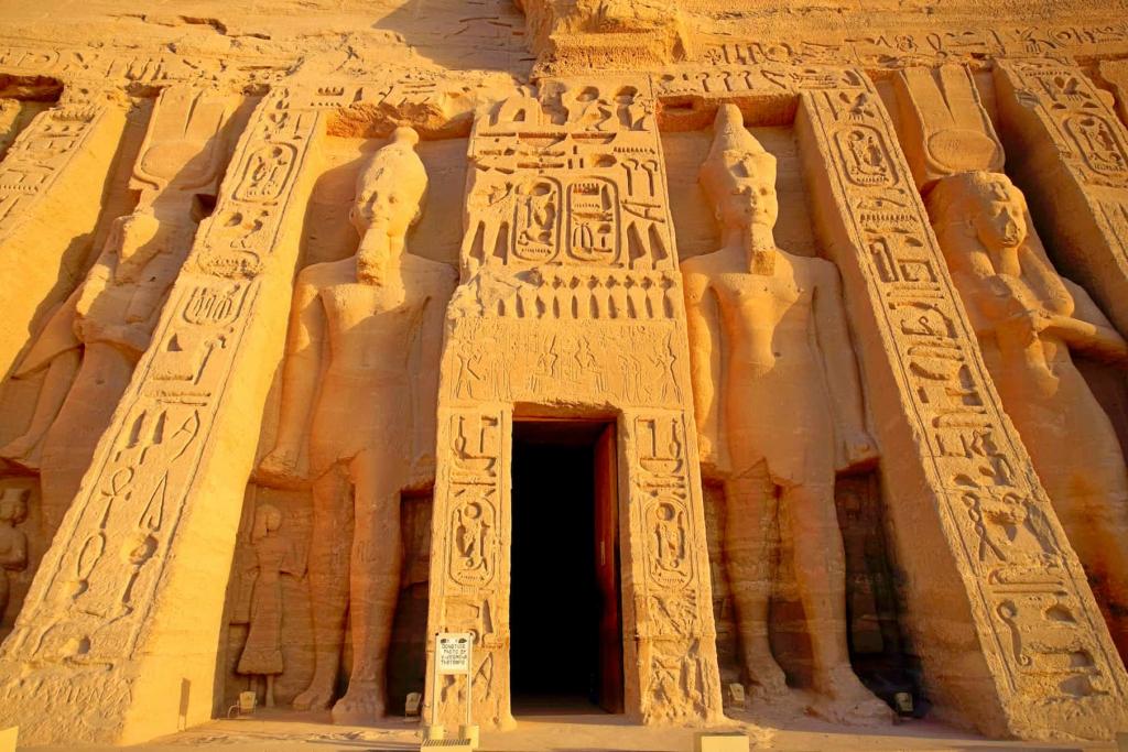 12 days Egypt Luxury Vacation Package with Hurghada