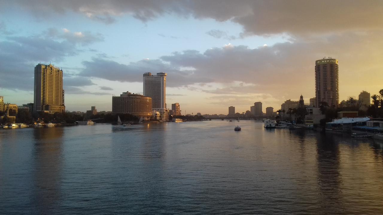 panoramic view of the nile river from qasr al nile bridge