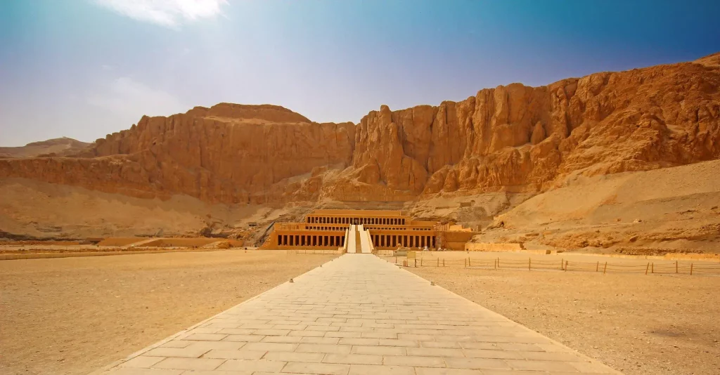 7-Day Pyramids and Petra Trip