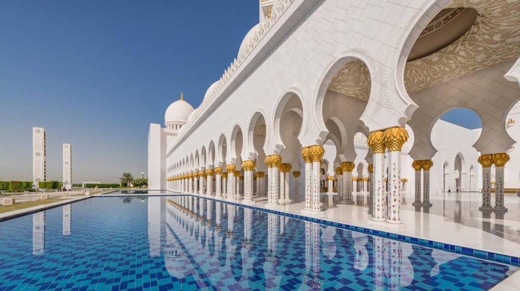 Sheikh Zayed Grand Mosque, Abu Dhabi, United Arab Emirates.