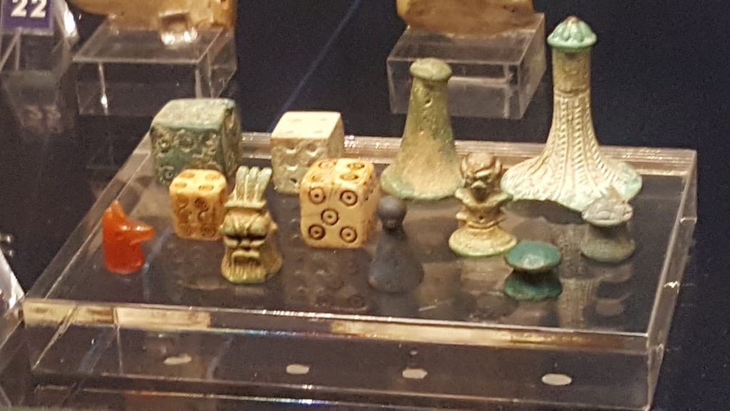 Egyptian_Gamepieces_(16th-11th_century_BC).