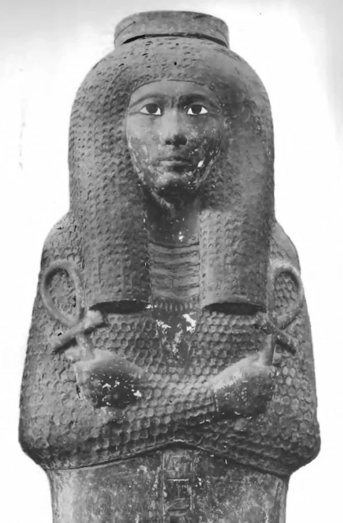 Queen_Ahhotep's_coffin_from_Deir_el-Bahri_(closeup)