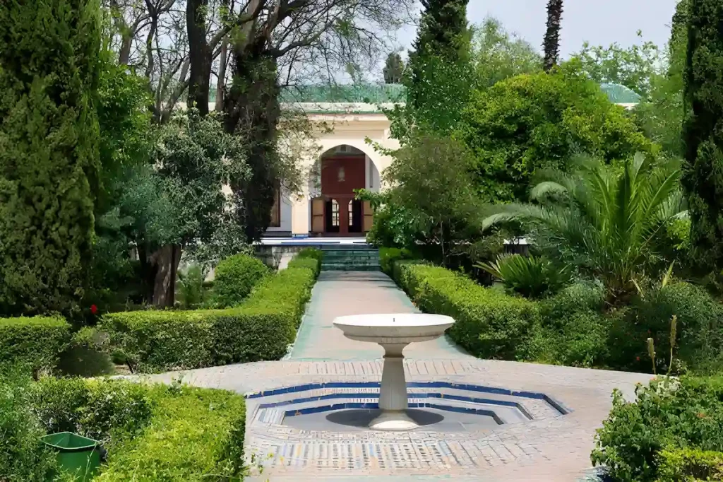 The garden in the Dar Batha.