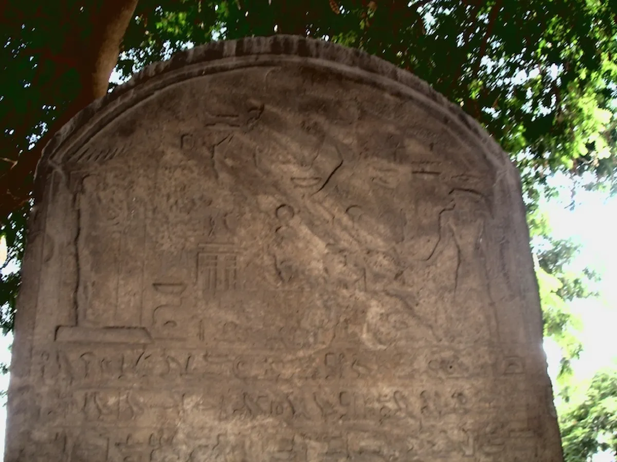 Stele Apries Memphis