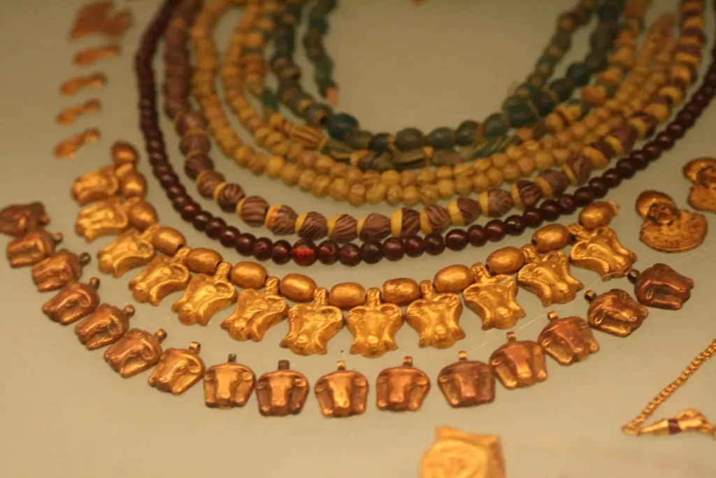 Ancient Egypt Gold jewelry