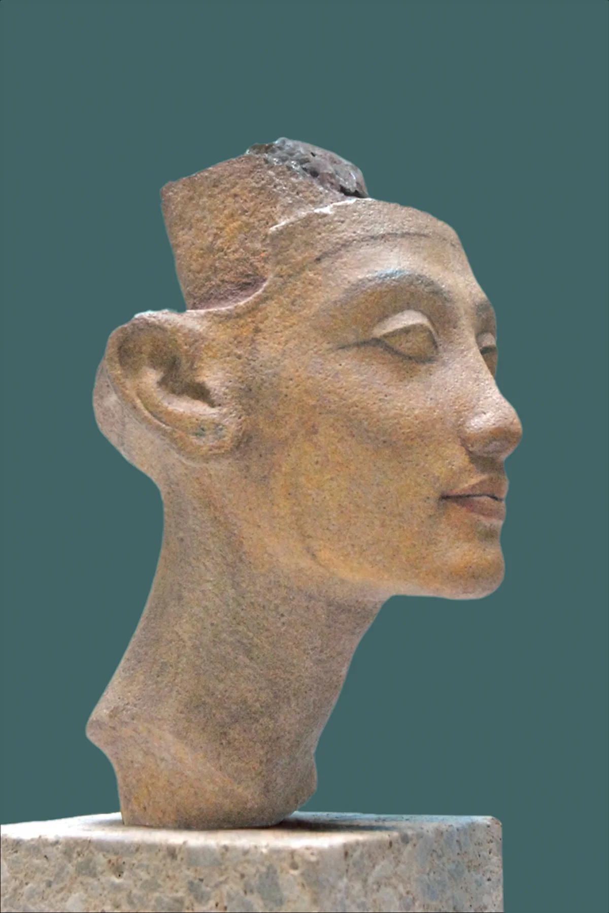 Nefertiti or Meritaten