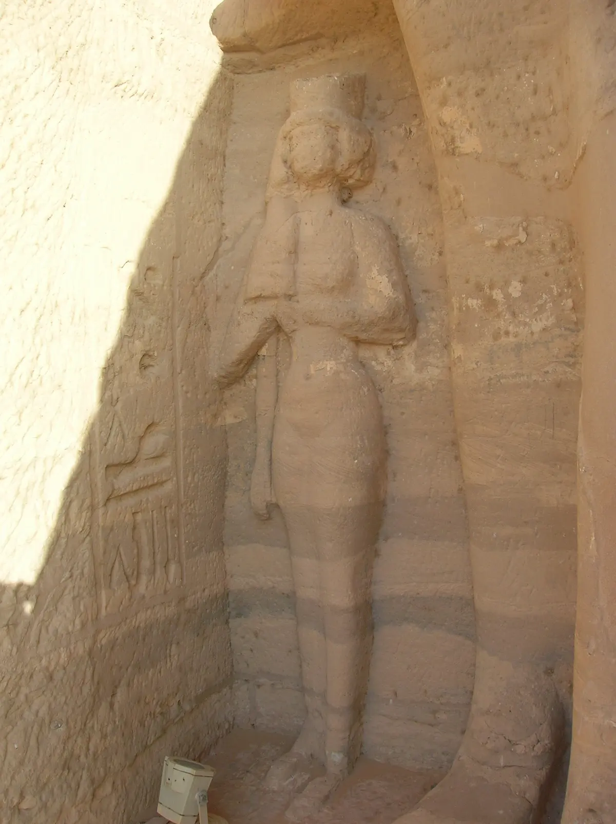 Henuttawy: The Royal Woman Who Bridged Egypt’s Priests and Pharaohs